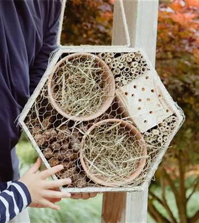 Ein Insektenhotel im Garten - Urlaub für kleine Nützlinge.